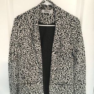 Black and White Print Blazer